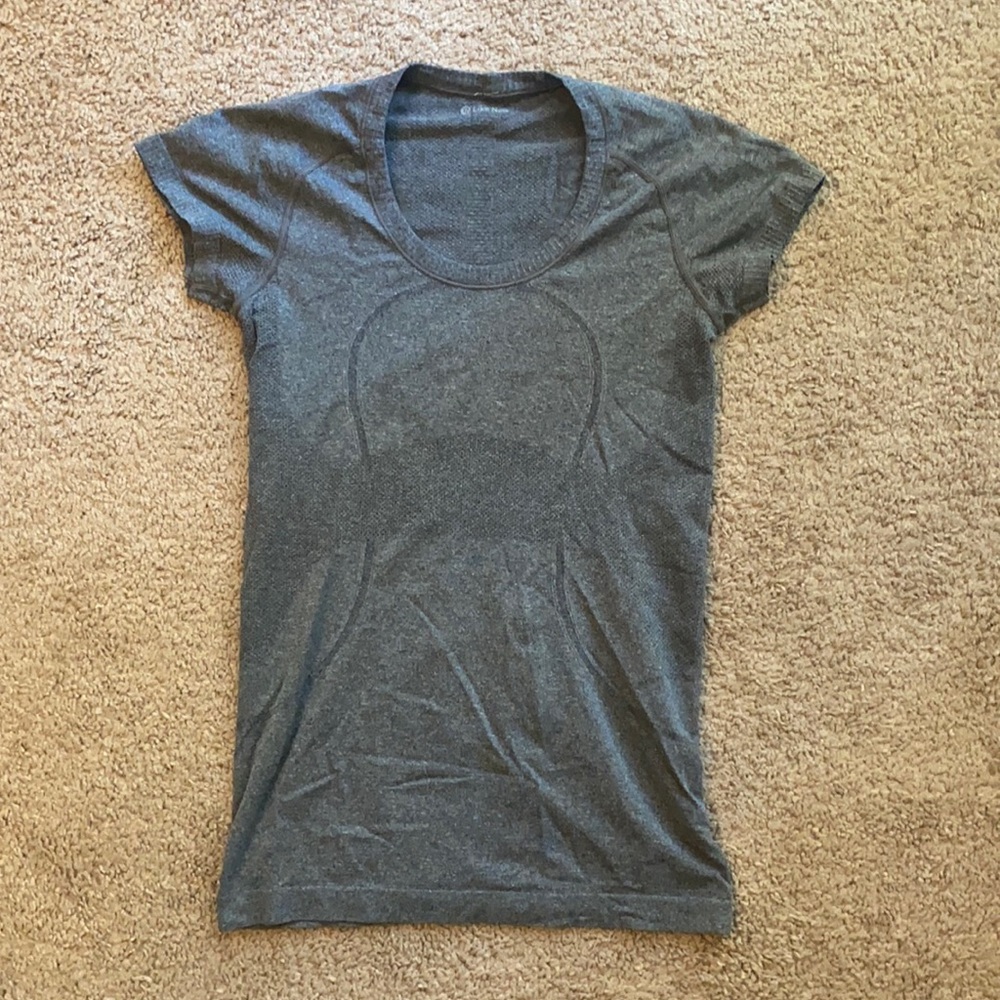 Lulu Lemon swiftly short sleeve shirt